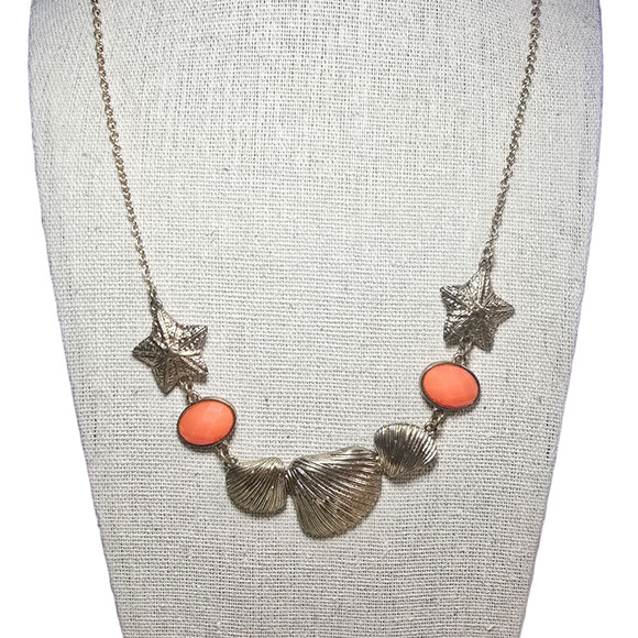 Vintage shells & starfish necklace with opaque coral crystals - Picture 2 of 7